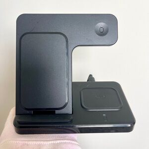 IPHONE/APPLEWATCH/AIRPOD CHARGER